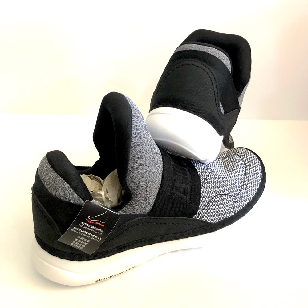 Brand new Adidas Cloudfoam Ultra Zen boys size 6 - Picture 5 of 8